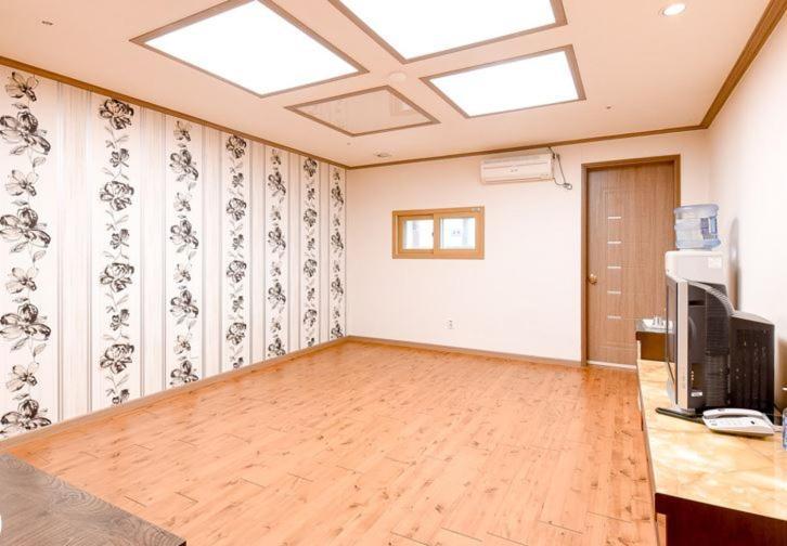 Hongcheon Resortel Zewnętrze zdjęcie